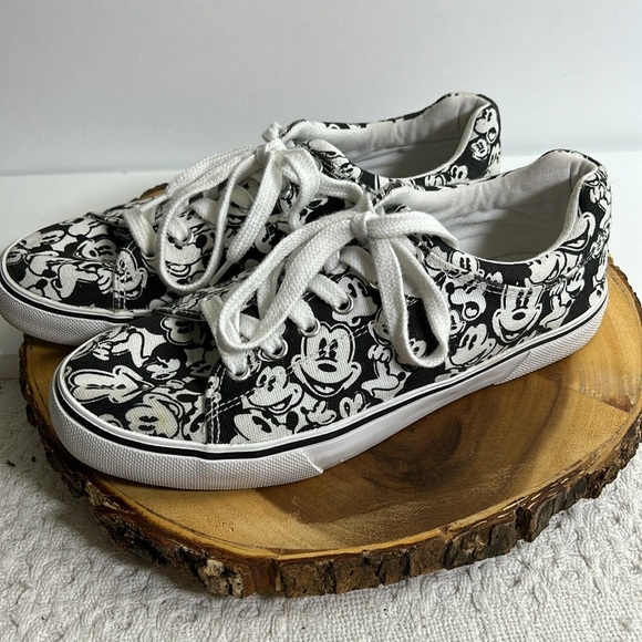 Disney Mickey Mouse Black & White Tennis Shoes Women’s Size 9 - Picture 2 of 7